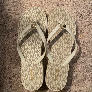 Michael Kors flip flop